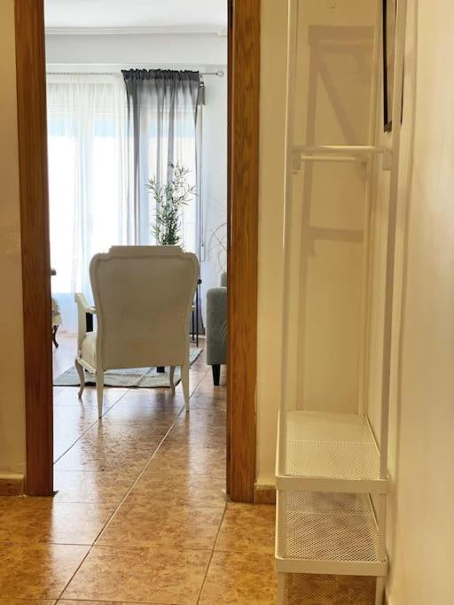 In Spacious Flat In Appartement *
