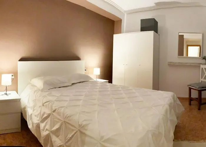 Rooms In Spacious Beach Flat In Valencia