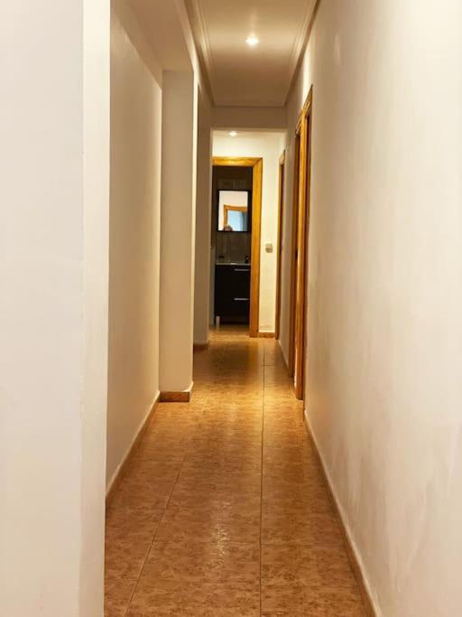 In Spacious Flat In Apartamento