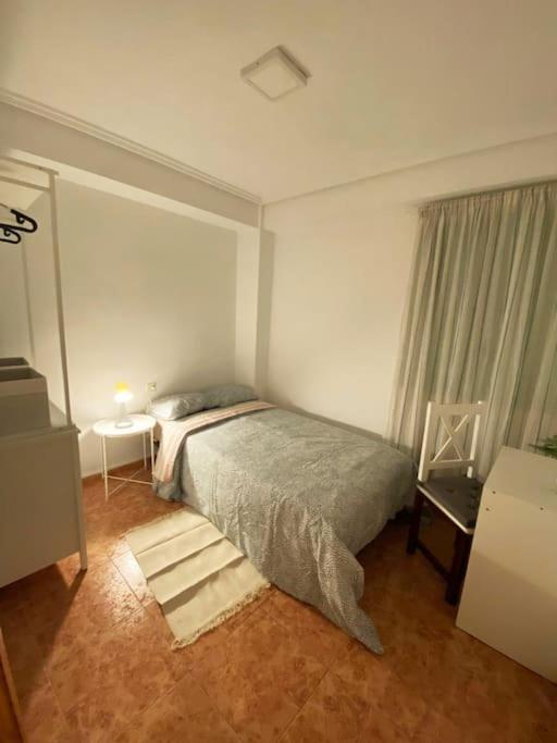 In Spacious Flat In * Valence